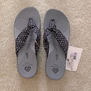 Clarks cloudstepper sandals size 7 gray and black